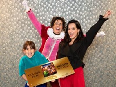 Golden Film Award for The Club of Sinterklaas film: Panic in the Piet Village 