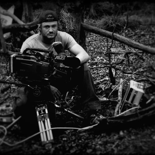 On set Venom Works