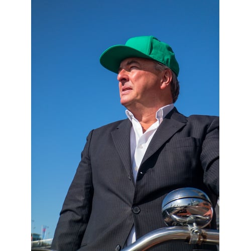 cap no glasses bike hero shot