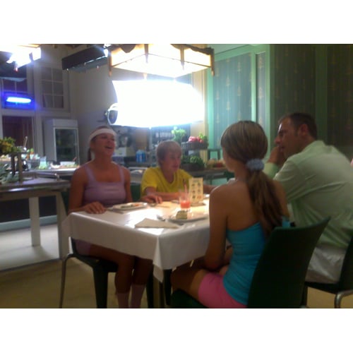 Dik Trom > Gast in restaurant