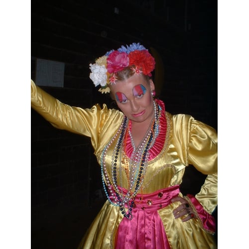 Dame Grandeur, Land van Ooit
